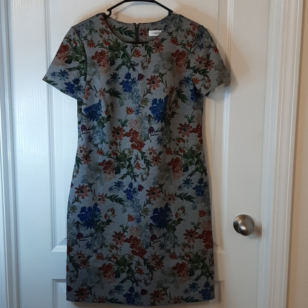 Calvin klein size 8 very pretty dress